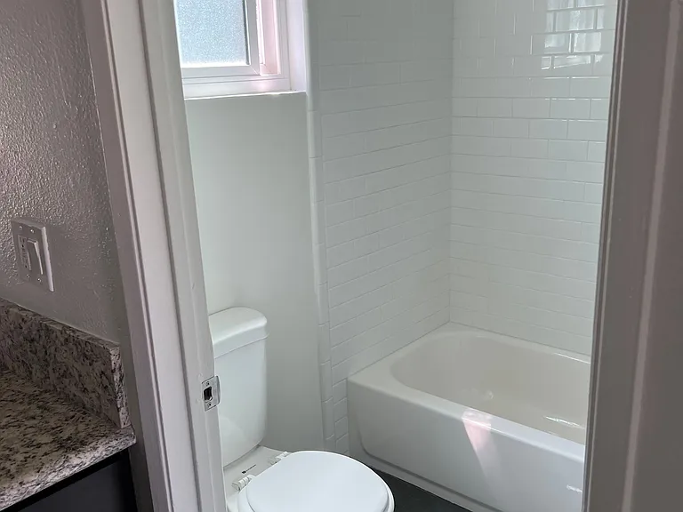 5912 Willoughby Ave #1 — Photo 9