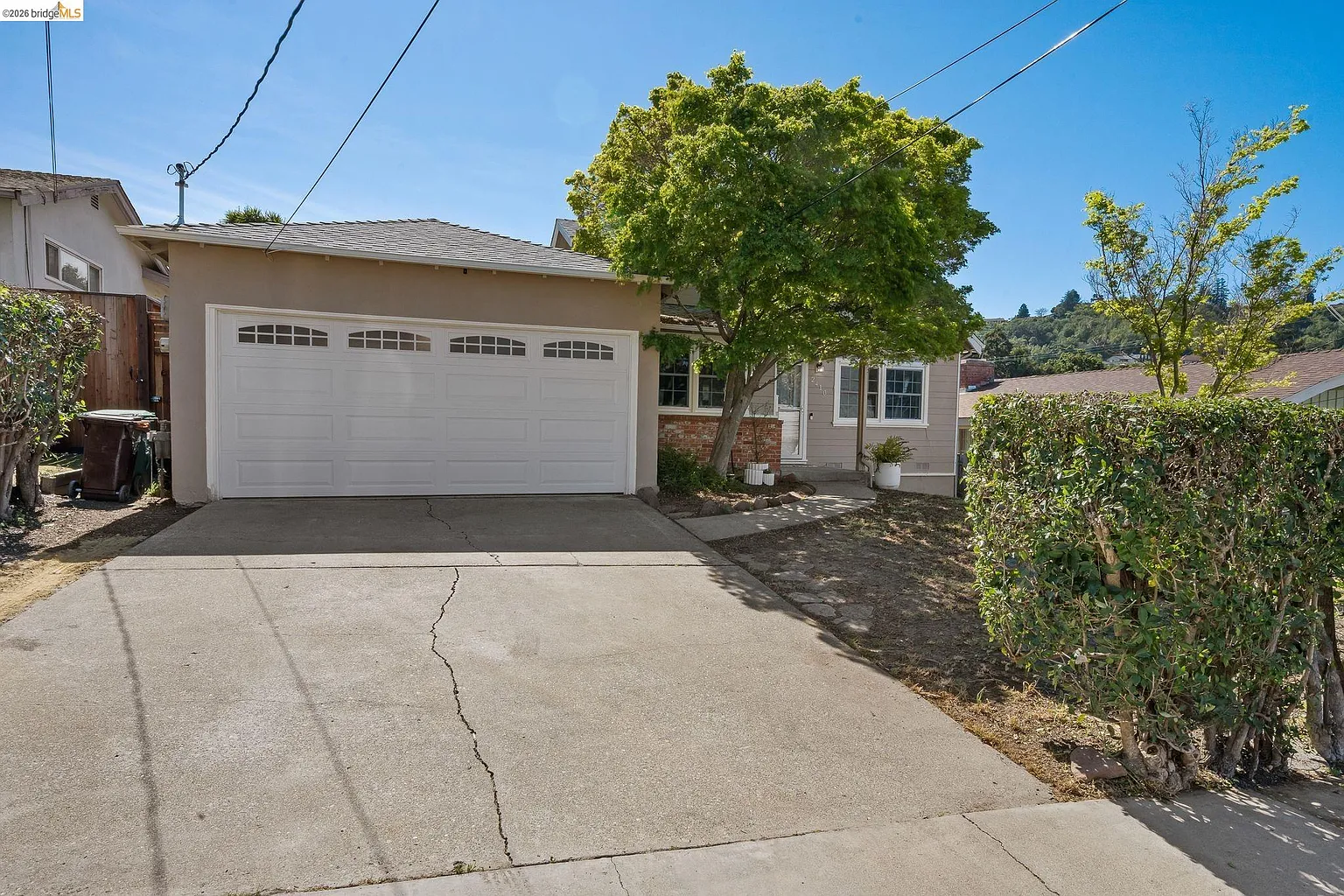 2410 Colusa St photo 1