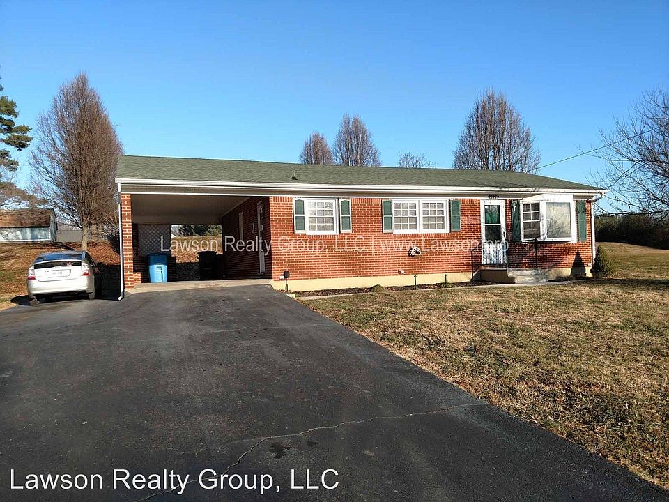 1st image of 2820 Arrington Dr NE