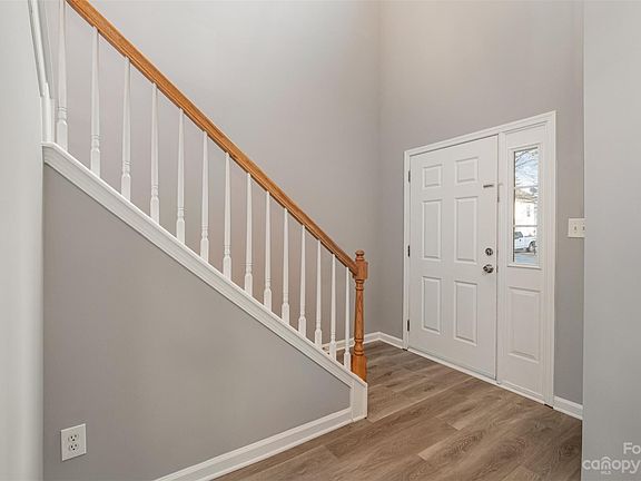 3rd image of 7011 Sycamore Grove Ct