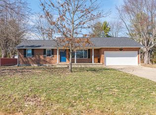 7556 Rosewood Dr, Blanchester, OH 45107