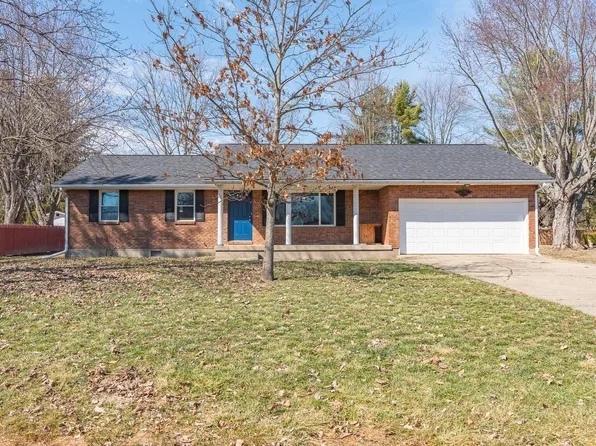 7556 Rosewood Dr, Blanchester, OH 45107