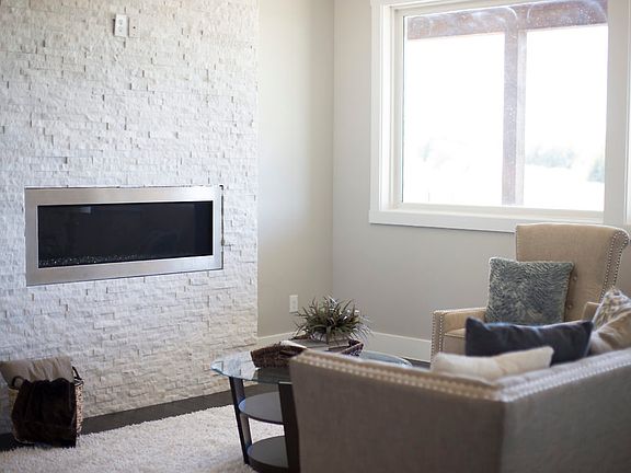 4th image of 8 Peregrine Cir