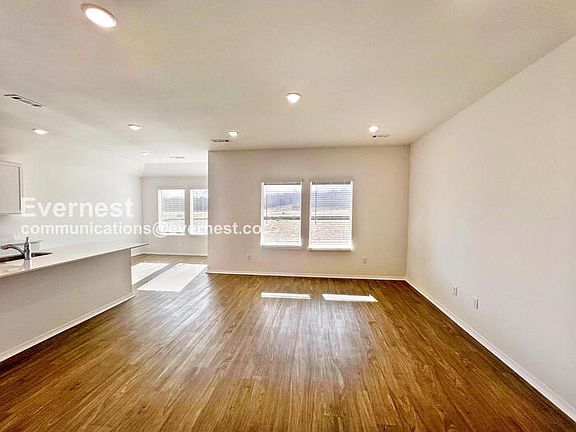 5th image of 116 E Sunbelt Ct