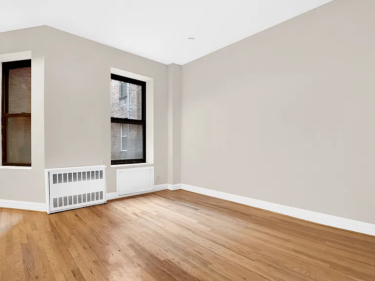 226 E 25th St #5C — Photo 5