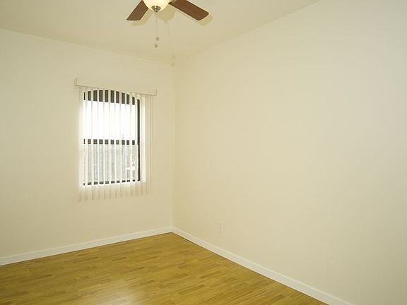 5th image of 7416 1/2 S Vermont Ave APT 2