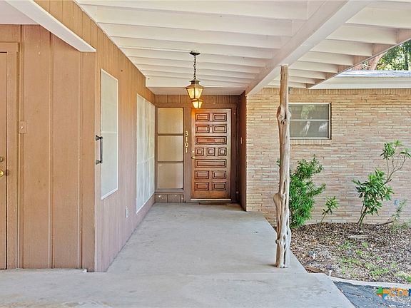 4th image of 3101 El Camino Dr