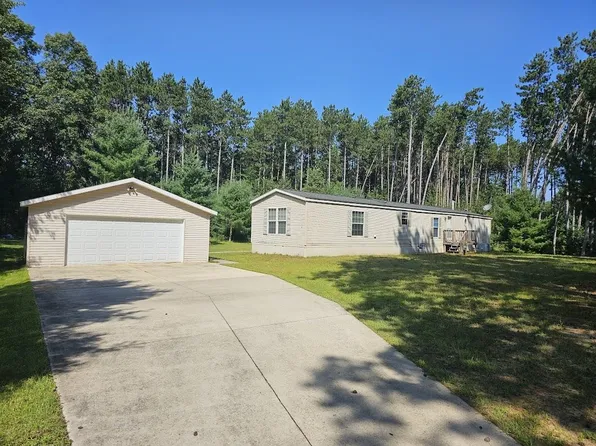 W4876 Martin Ln, Redgranite, WI 54970
