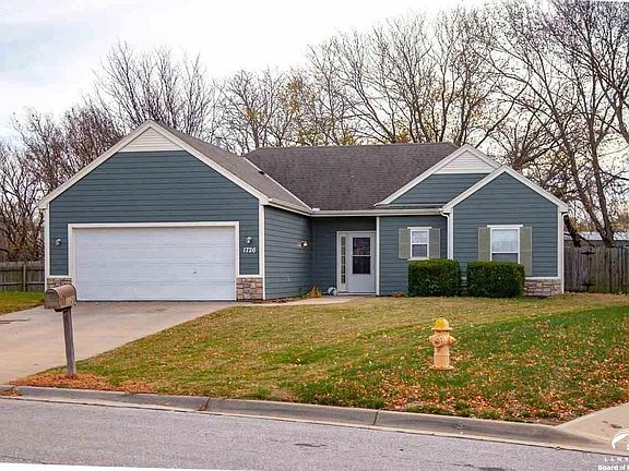 1726  Gennessee Lawrence, KS listing photo #2