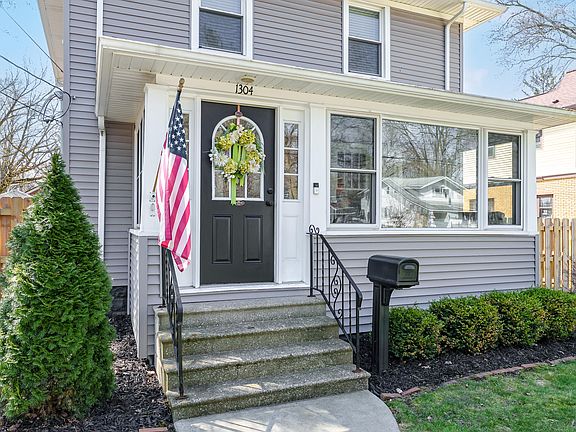 2nd image of 1304 Vassar Dr