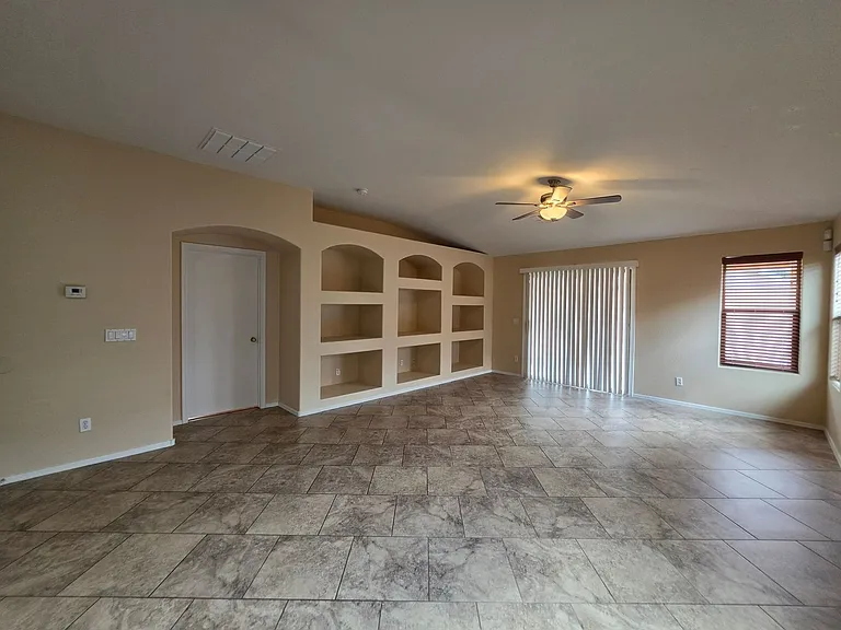 7805 S 48th Ln — Photo 22