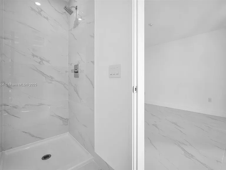 700 NE 24th St #4507 — Photo 34
