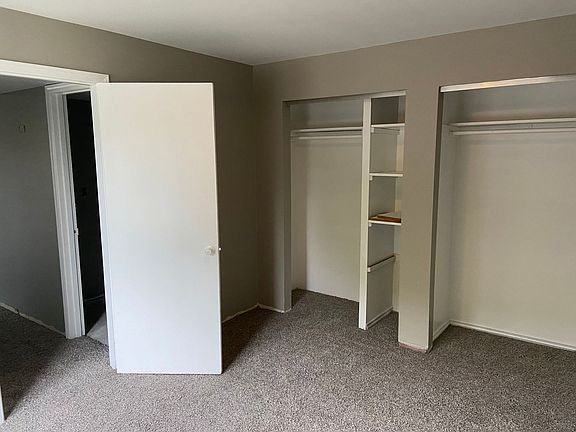 5th image of 904 Georgian Dr APT H