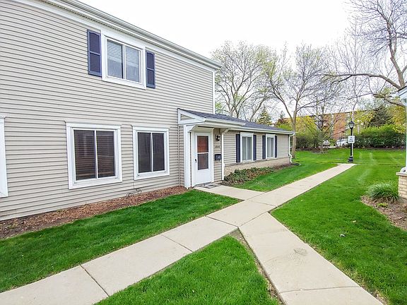 2nd image of 1344 Cove Dr #1344