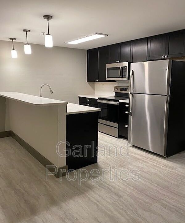 1st image of 821 Salem Ave SW #8