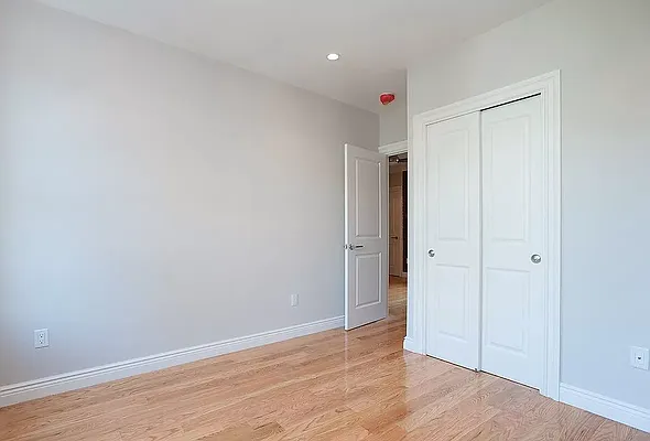 Rented by Charney Real Estate LLC | media 9