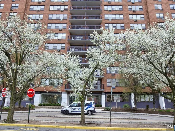 500 Central Ave APT 1617, Union City, NJ 07087