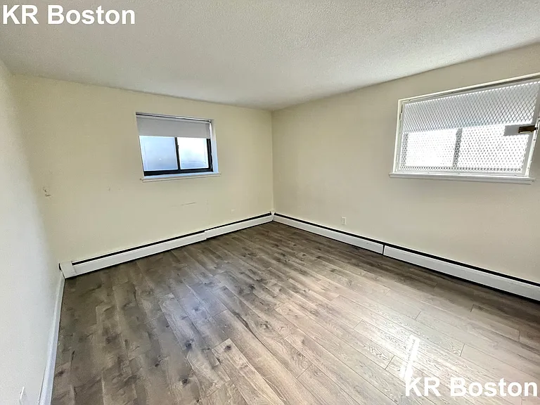 Dustin St — Photo 6
