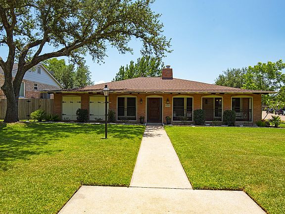 2nd image of 18302 Cape Bahamas Ln