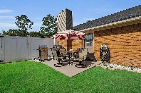 197 Waters Ave — Photo 6