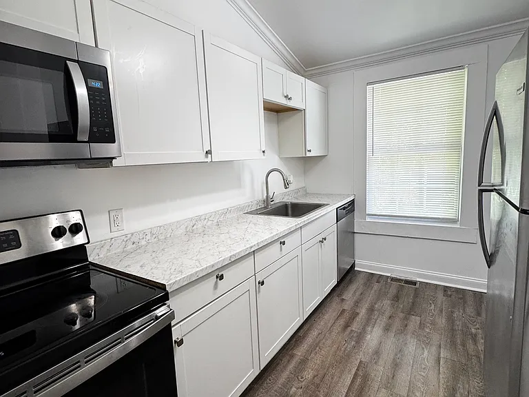 502 S Center St #E — Photo 2