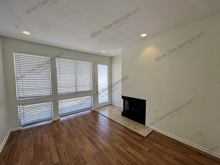 4015 Bowser Ave #E — Photo 3