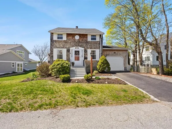 25 King Philip Ave, Barrington, RI 02806