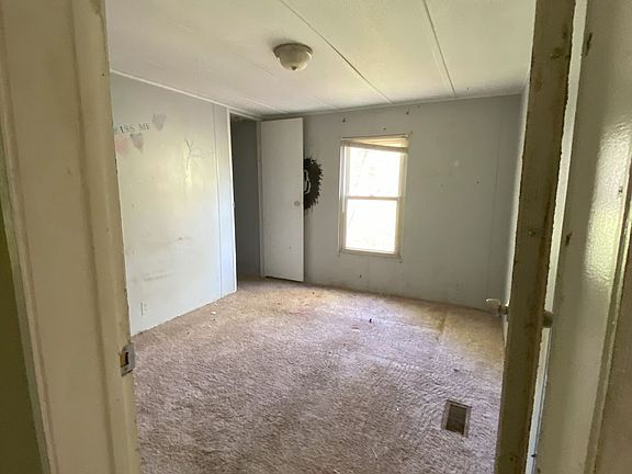 2nd image of 284 Luther Cir