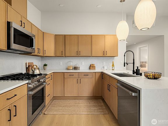 3rd image of 12241 NE 65th Street