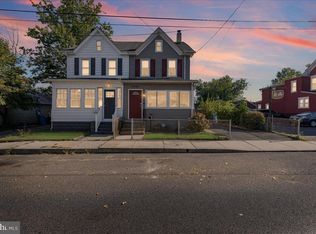 13 Center St, Westville, NJ 08093