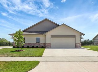 940 N Cloverleaf St #1, Goddard, KS 67052