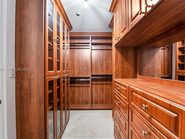 1000 S Pointe Dr #2501 — Photo 20