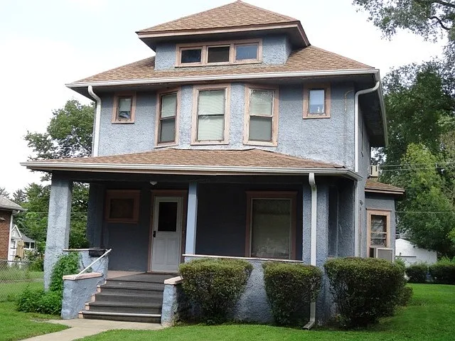 726 S Elm Ave photo 1