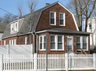 24 Camp Ave, Merrick, NY 11566