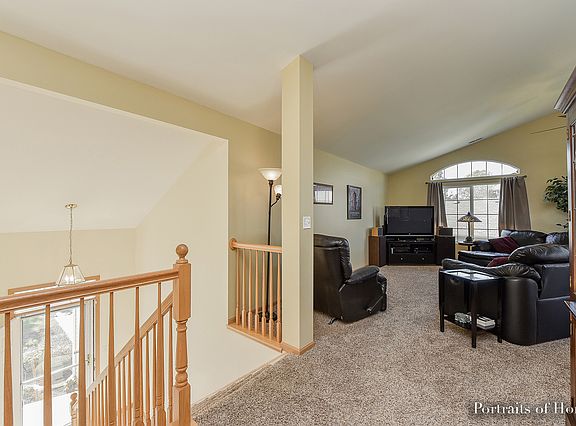 2nd image of 1632 Fieldstone Dr S #1632