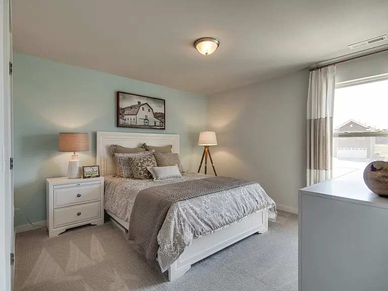 405 Irwin Way — Photo 2