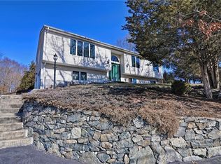 13 Raymond St, Lincoln, RI 02865