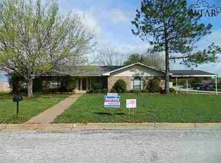 302 Pioneer Trl, Henrietta, TX 76365