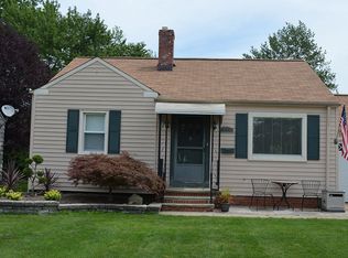 1589 Overbrook Rd, Lyndhurst, OH 44124