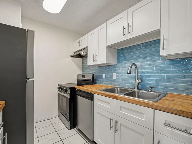 12660 Ashford Point Dr #416 — Photo 4