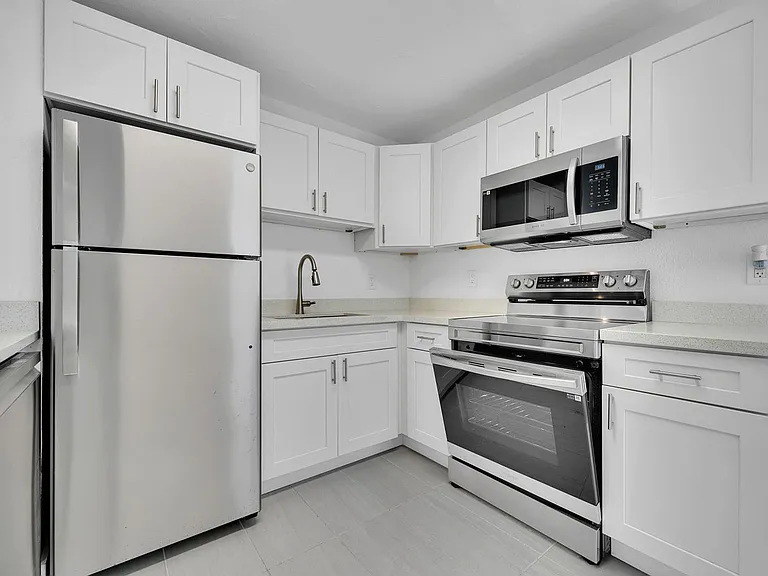 1108 NE 16th St #1106 — Photo 27