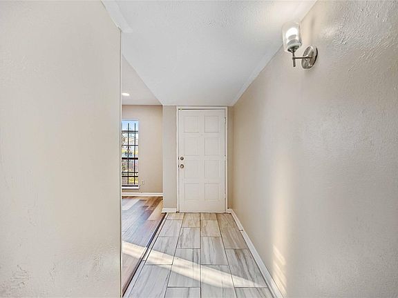 2nd image of 14515 Merry Meadow Dr