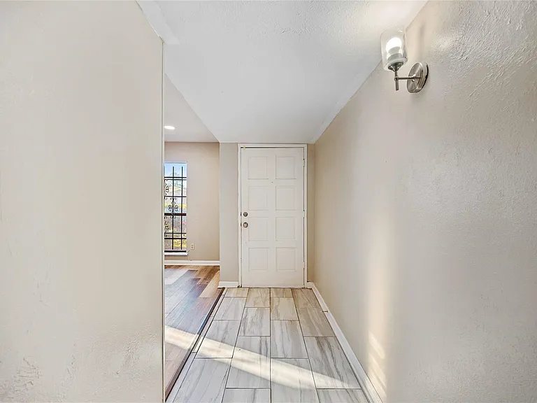 14515 Merry Meadow Dr — Photo 2