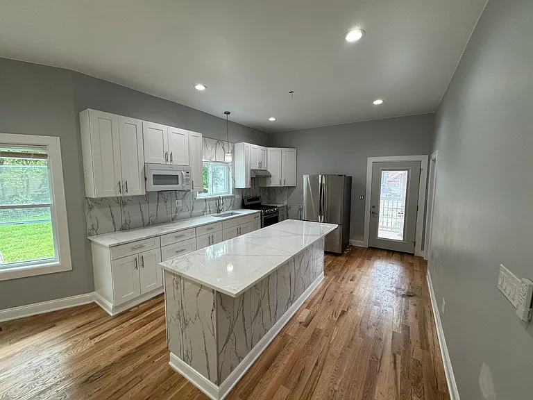 334 N Lorel Ave #1 — Photo 3