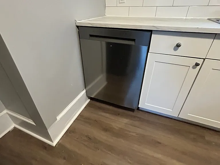 107 Lake St #2 — Photo 6