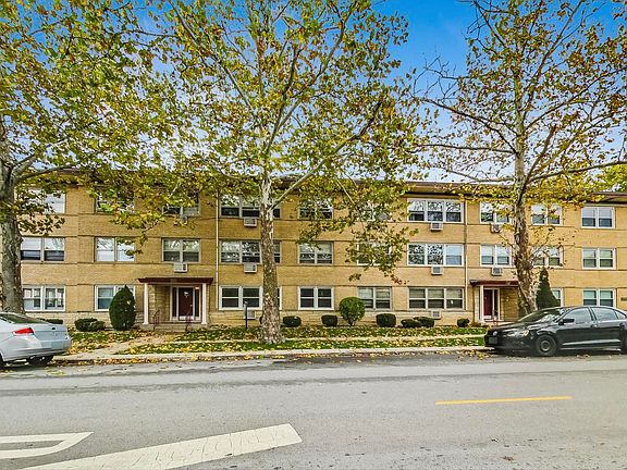 2nd image of 6801 N Ozark Ave APT 2H