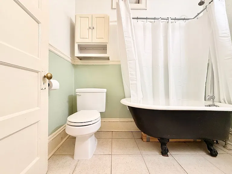 2109 NW Irving St #203 — Photo 7