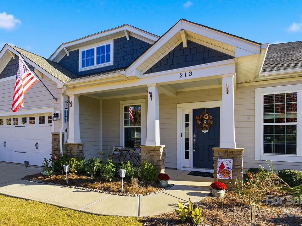 1st image of 213 Barberry Dr