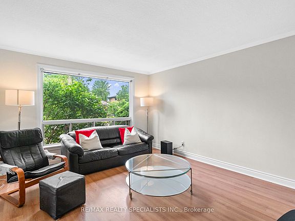 5th image of 14 Treeview Dr