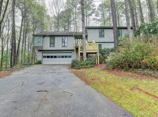 370 Roswell Hills Ct, Roswell, GA 30075